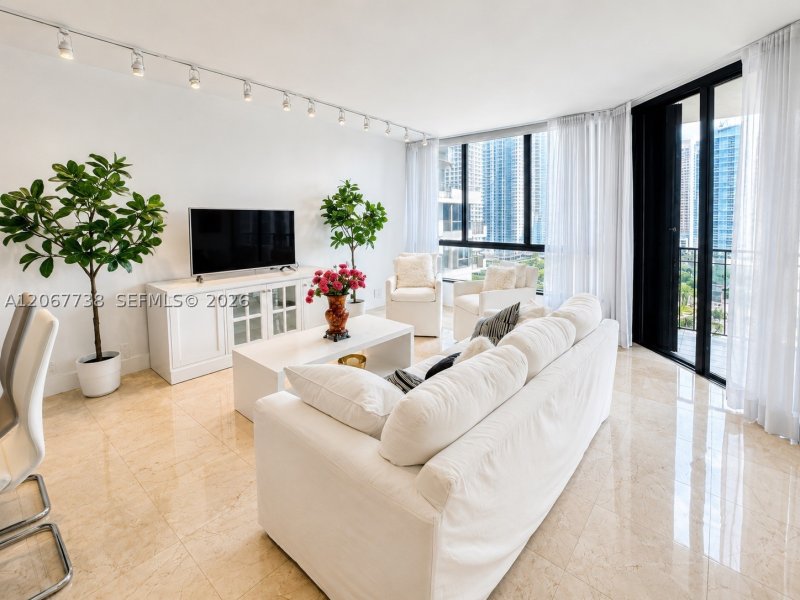 Aluguel de apartamento no Brickell Key One A1710
