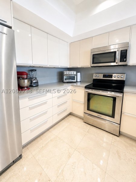 Aluguel de apartamento no Brickell Key One A1710