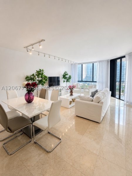 Aluguel de apartamento no Brickell Key One A1710