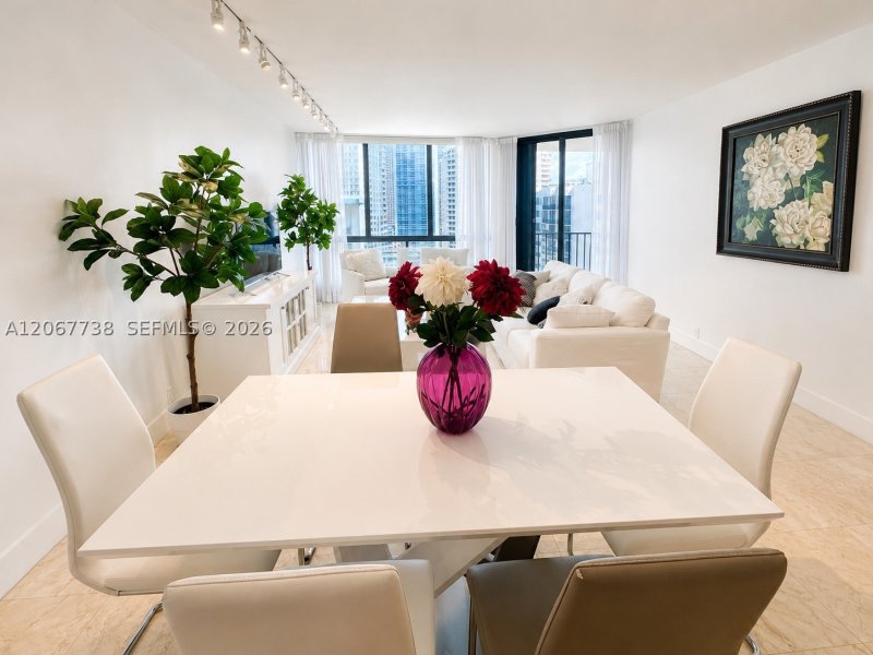Aluguel de apartamento no Brickell Key One A1710