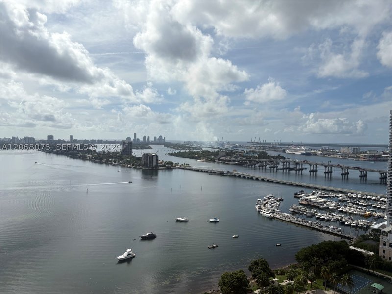 Condo for sale at 1800 Club 3007