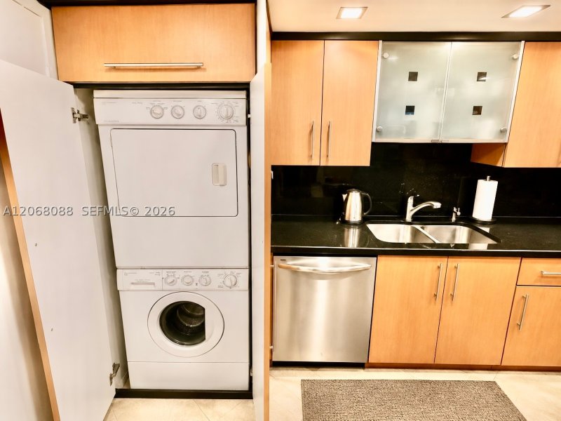 Condo for sale at Allington Towers 14F