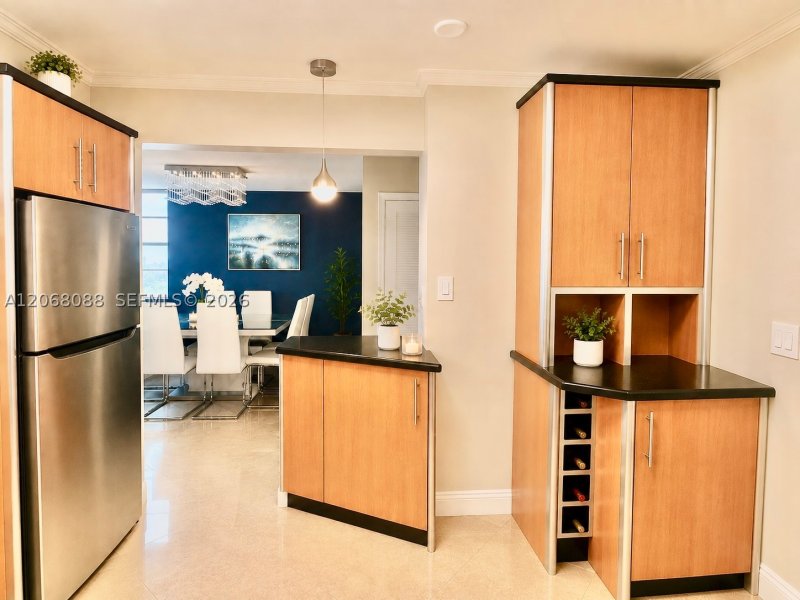Condo for sale at Allington Towers 14F