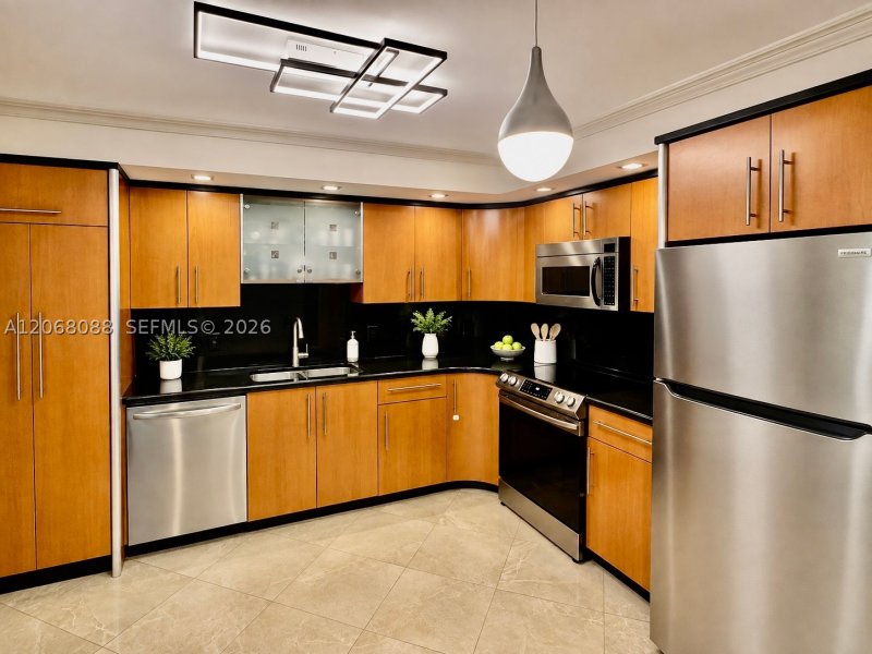 Condo for sale at Allington Towers 14F