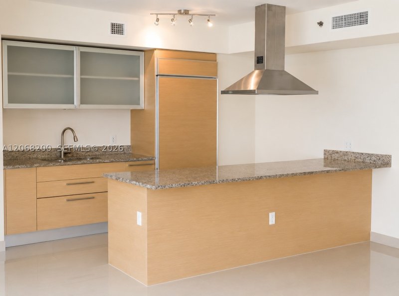 Condo for sale at Beach Club Three 1405