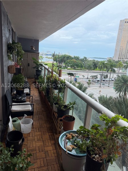 Comprar apartamento no 50 Biscayne 514