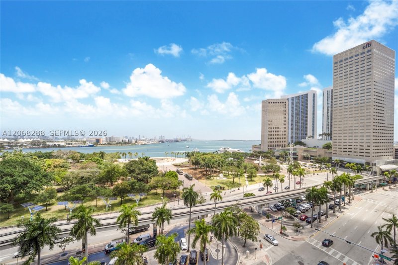 50 Biscayne Apt #514