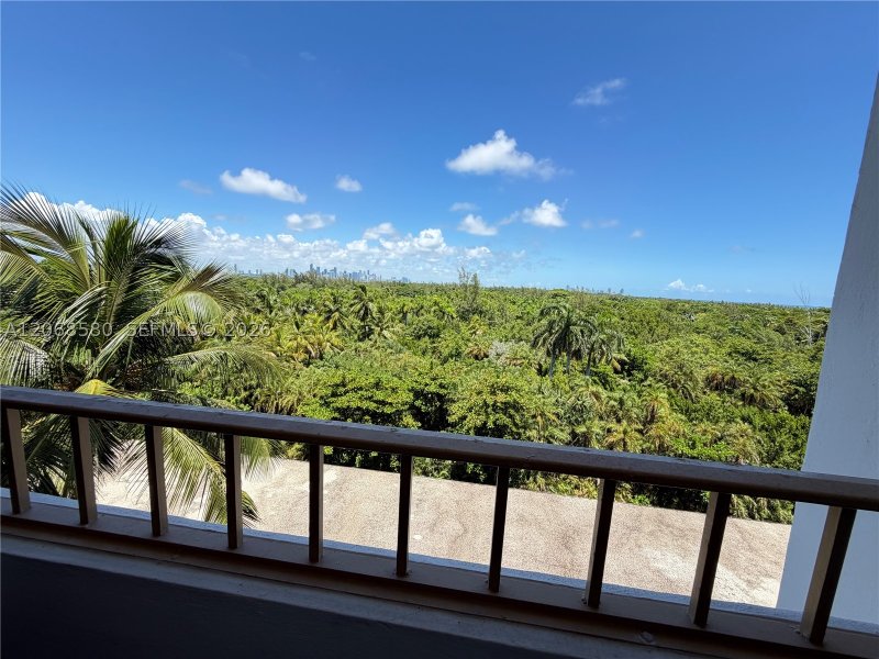 Aluguel de apartamento no Commodore Club West 702