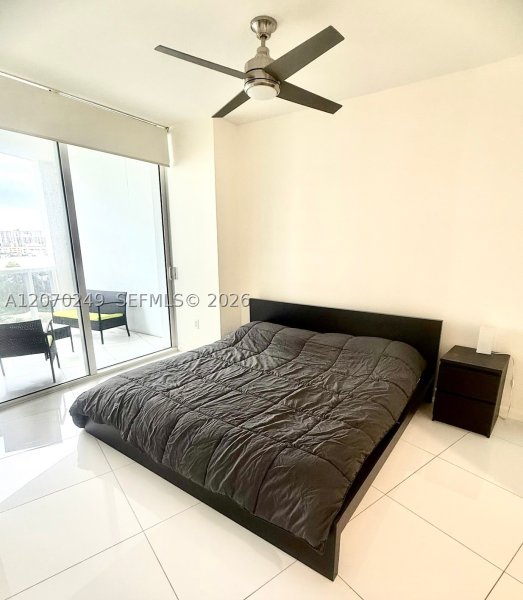 Aluguel de apartamento no Trump Royale 908