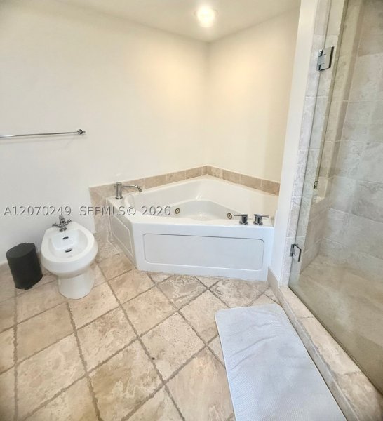 Aluguel de apartamento no Trump Royale 908