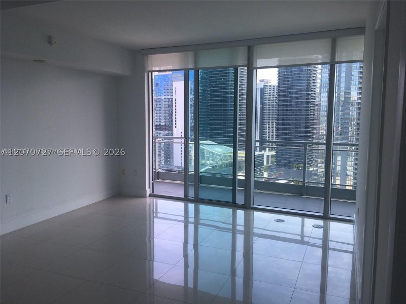 Aluguel de apartamento no Mint at Riverfront 3402