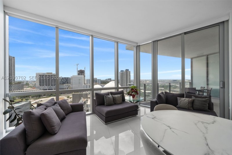 Paramount Miami WorldCenter Apt #1610