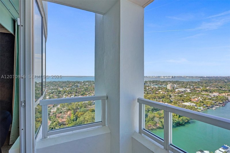 Fontainebleau II Apt #2915