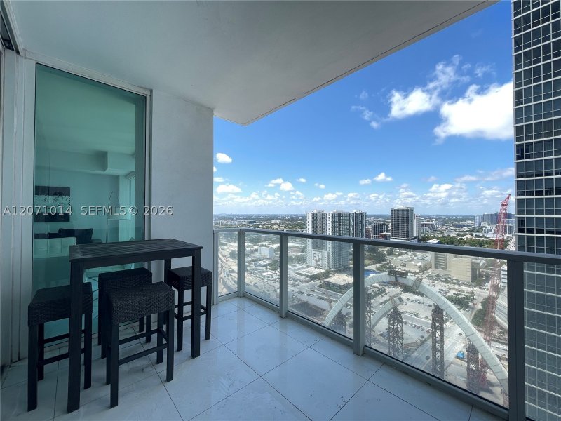 Alquiler de apartamento en Ten Museum Park 3305