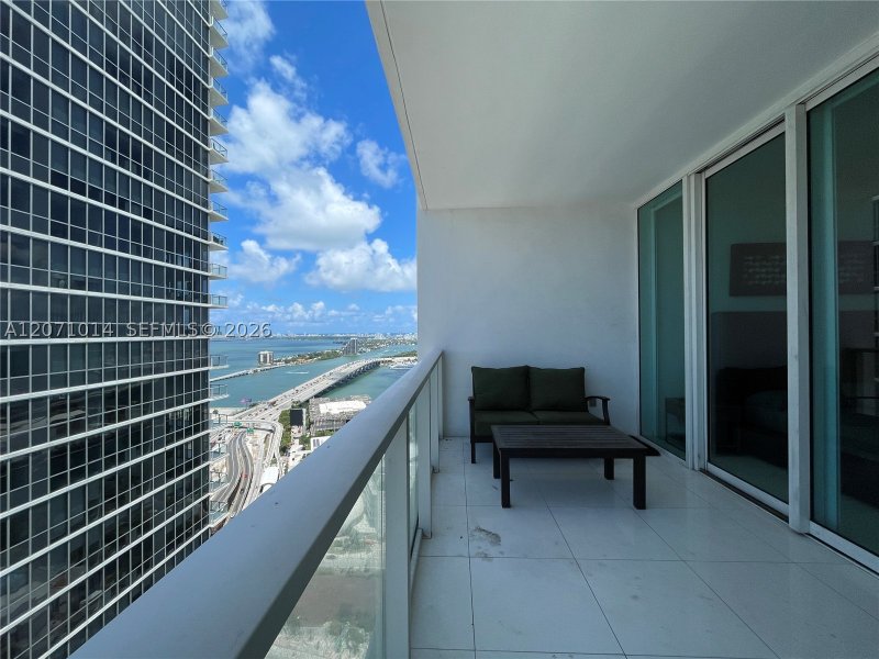 Alquiler de apartamento en Ten Museum Park 3305