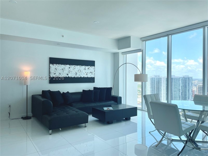 Alquiler de apartamento en Ten Museum Park 3305