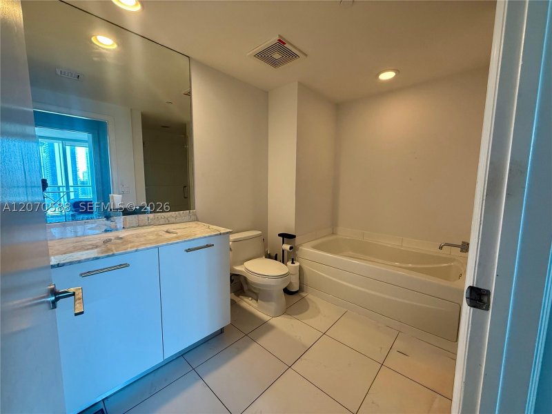 Condo for sale at 500 Brickell West Tower 2404
