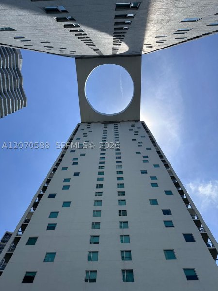 Condo for sale at 500 Brickell West Tower 2404