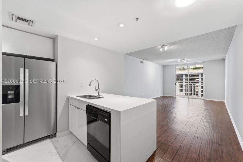 Condo for sale at Fortune House 1010