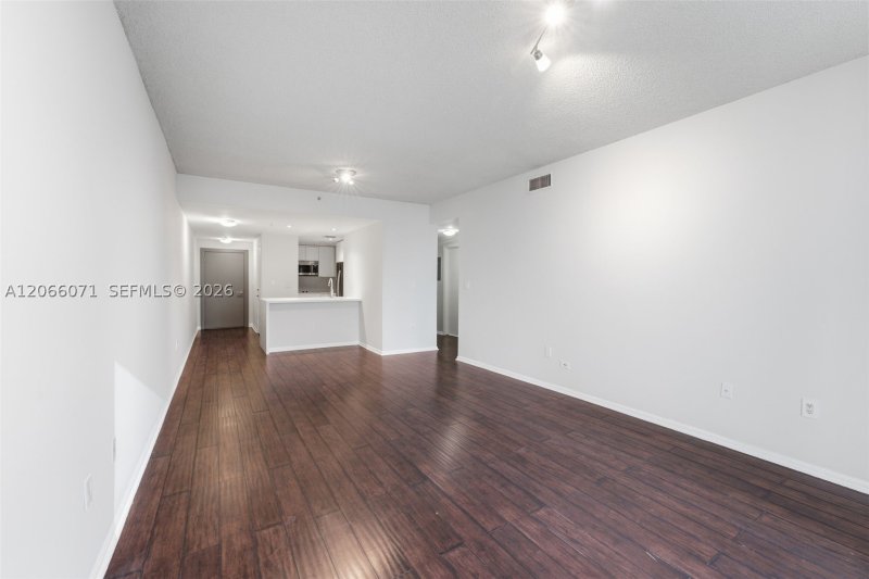 Condo for sale at Fortune House 1010