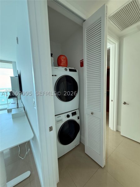 Aluguel de apartamento no Emerald Brickell TS107