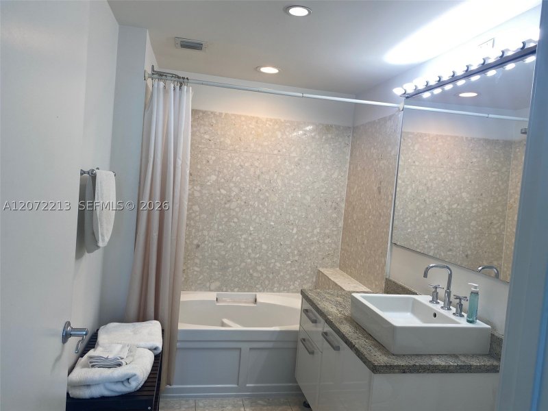 Aluguel de apartamento no Latitude On The River 1607