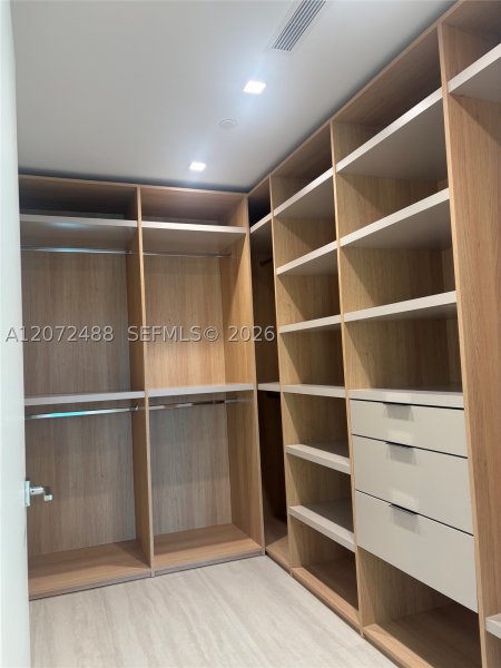 Aluguel de apartamento no One Park Tower by Turnberry 809