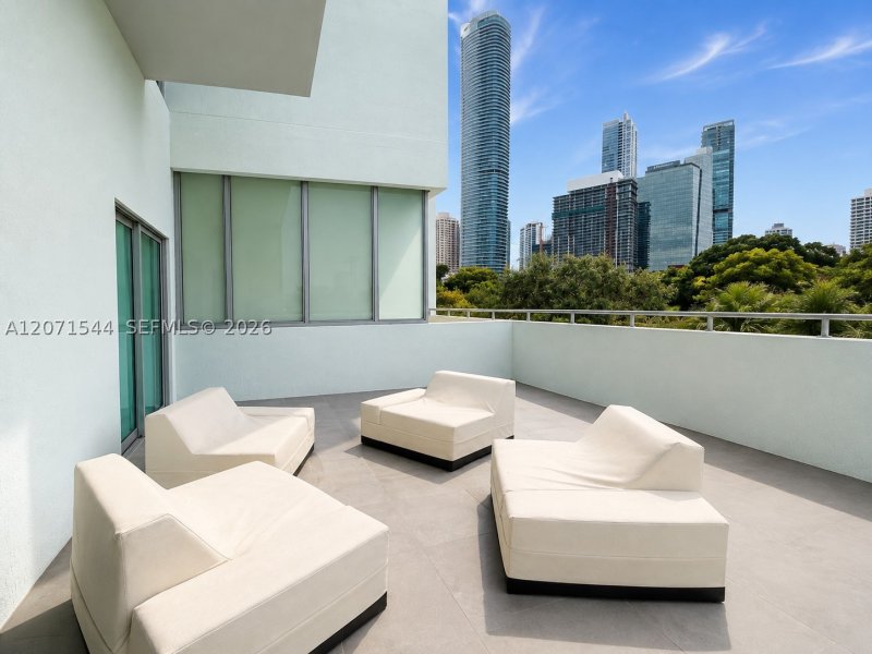 Comprar apartamento no Le Parc at Brickell 303