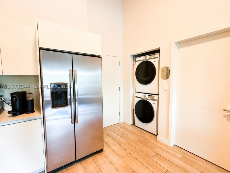 Comprar apartamento no Le Parc at Brickell 303