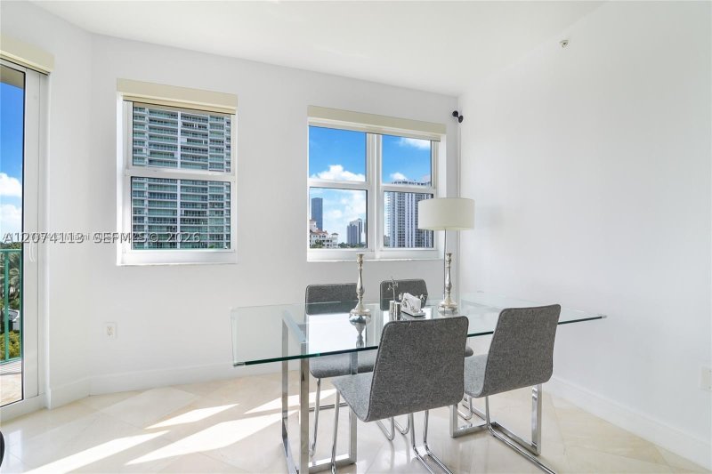 Comprar apartamento en Turnberry Village South 620