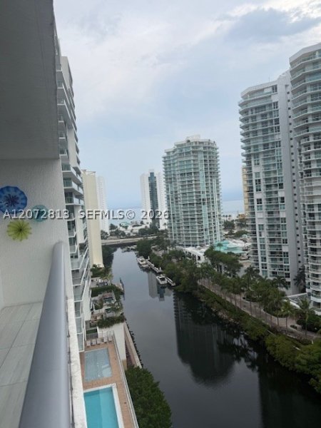 Aluguel de apartamento no Parque Towers at St. Tropez 5-1506