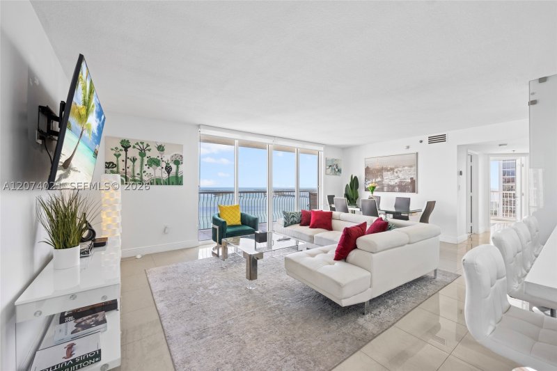 Condo for sale at The Club At Brickell Bay 3701