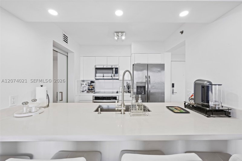 Condo for sale at The Club At Brickell Bay 3701
