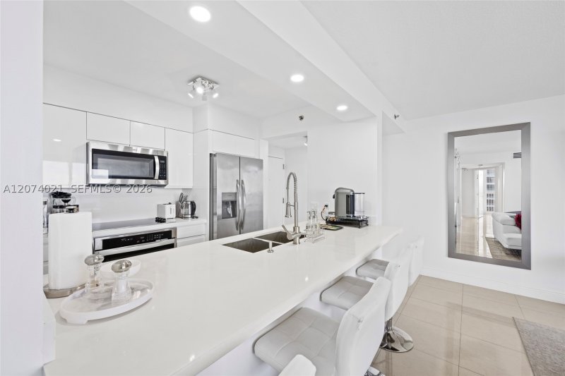 Condo for sale at The Club At Brickell Bay 3701