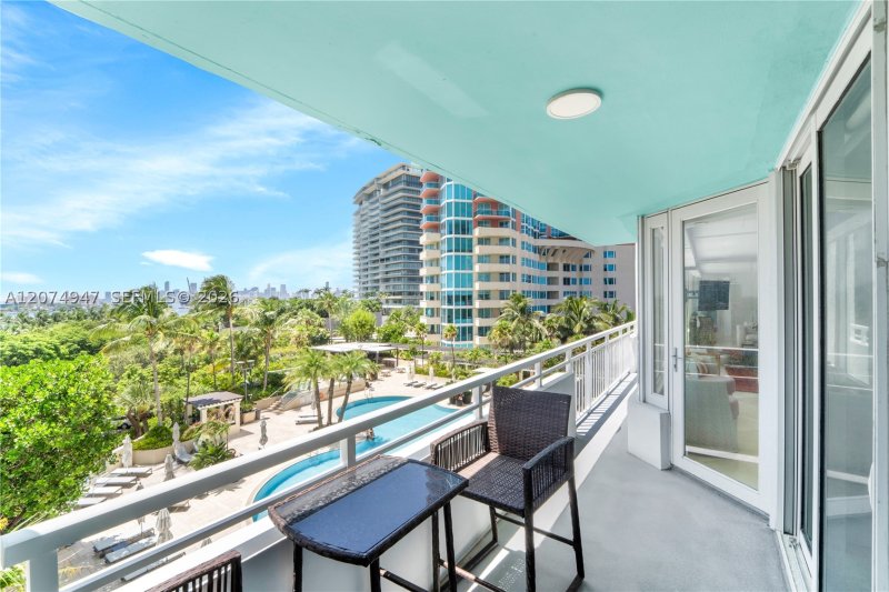 Condo for sale at South Pointe Tower 505