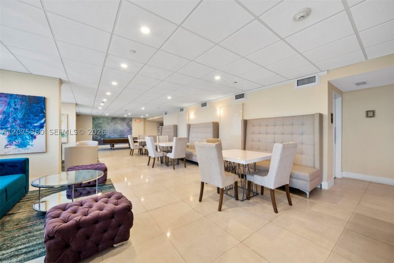 Aluguel de apartamento no Bay Park Towers 719