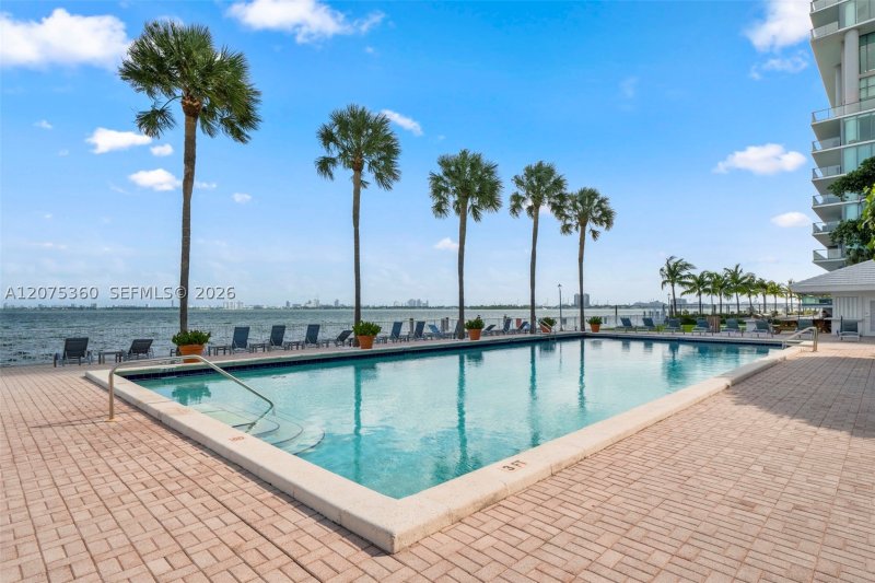 Aluguel de apartamento no Bay Park Towers 719