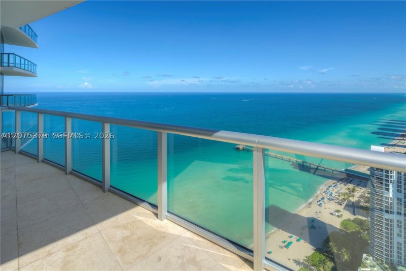 Apartment for rent at Jade Beach 4301