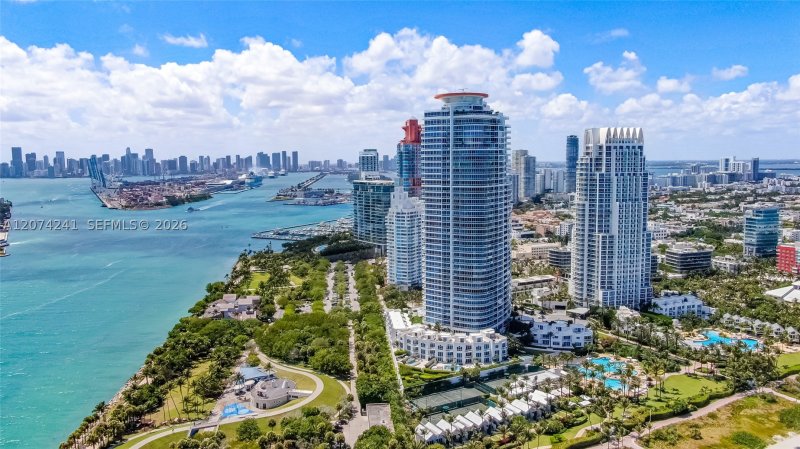 Aluguel de apartamento no Continuum I South 1810