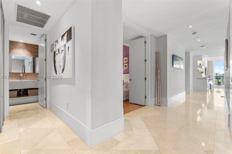 Aluguel de apartamento no Continuum I South 1810