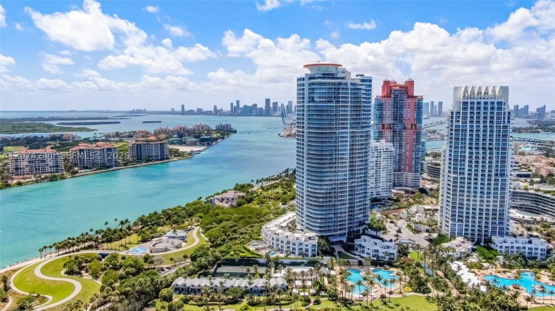 Aluguel de apartamento no Continuum I South 1810