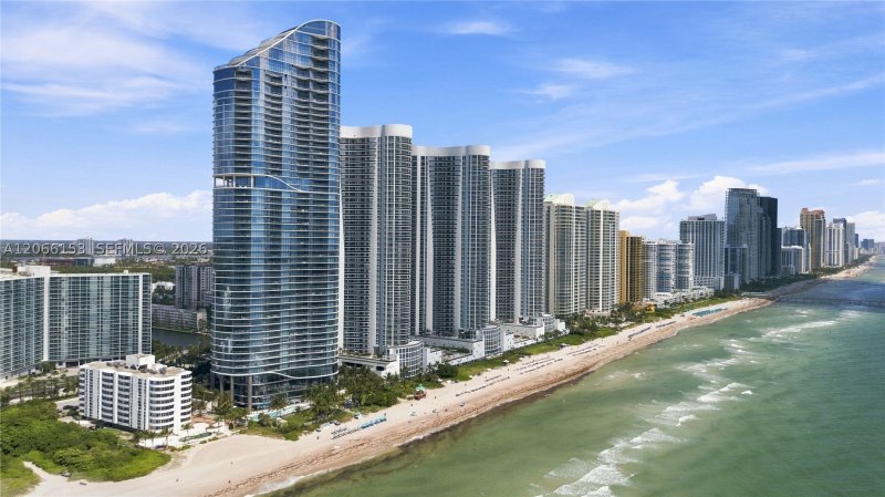 Condo for sale at Trump Tower Three 2802