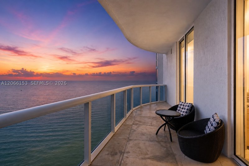 Condo for sale at Trump Tower Three 2802