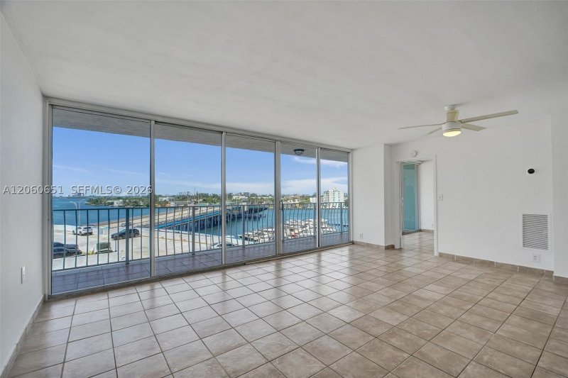 Condo for sale at Grandview Palace 717
