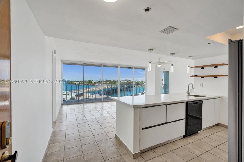 Condo for sale at Grandview Palace 717