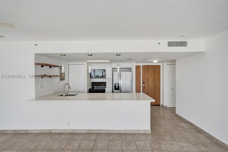 Condo for sale at Grandview Palace 717