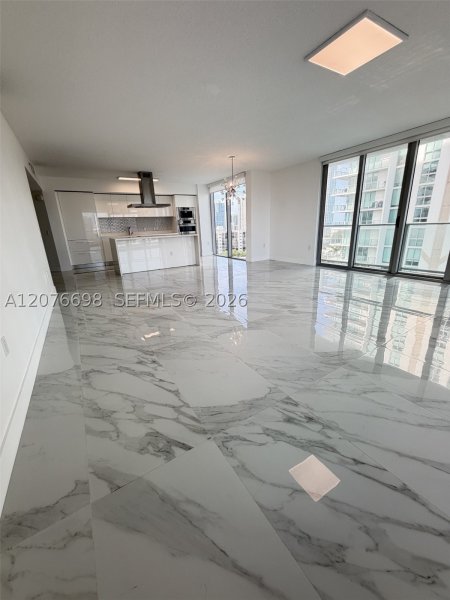 Comprar apartamento en Parque Towers at St. Tropez 5-1008
