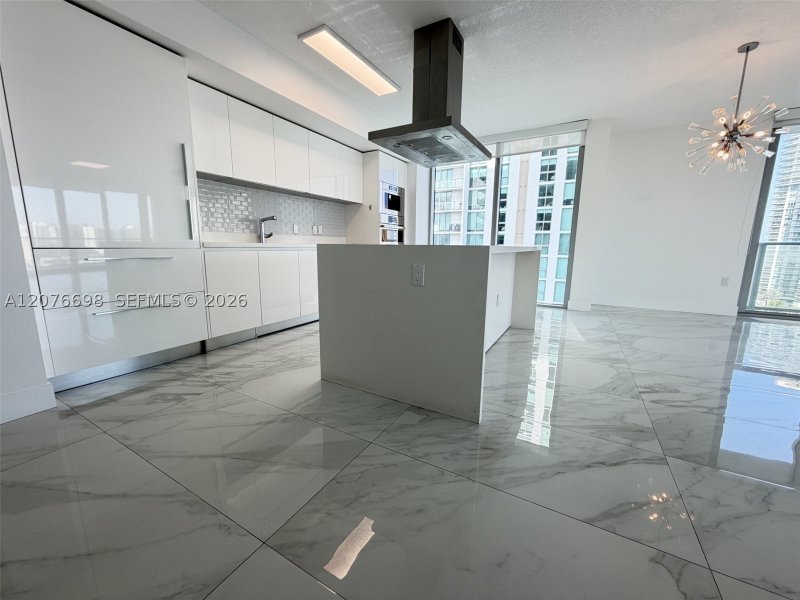 Comprar apartamento no Parque Towers at St. Tropez 5-1008