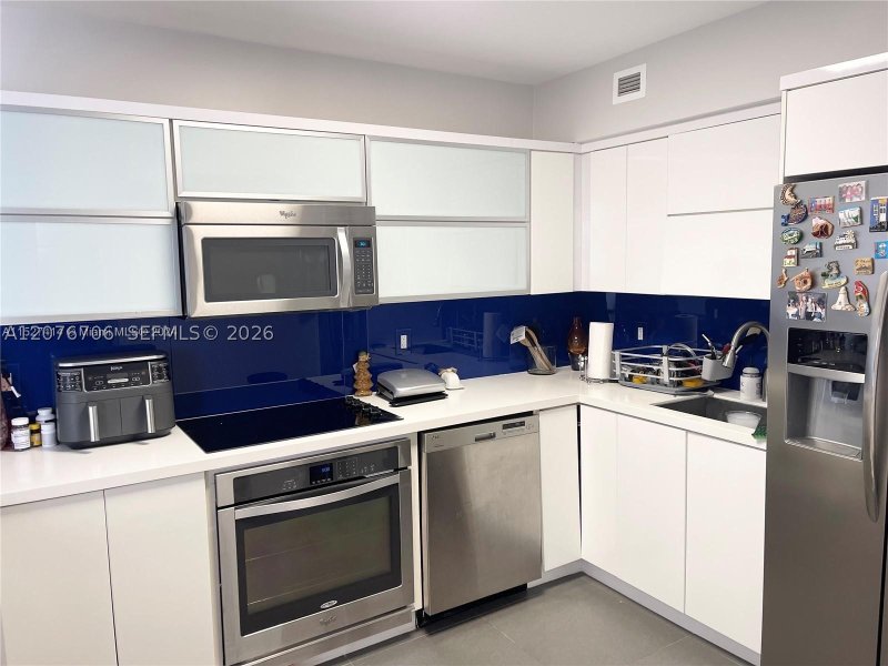 Condo for sale at 5600 Collins 16P