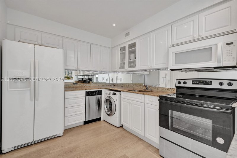 Apartment for rent at Aquasol T-O